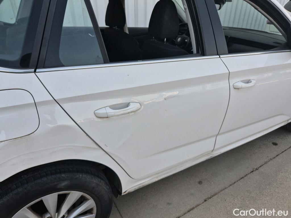  Skoda  KAMIQ SKODA  1.0 TSI 81kW (110CV) DSG Ambition (CX) #8