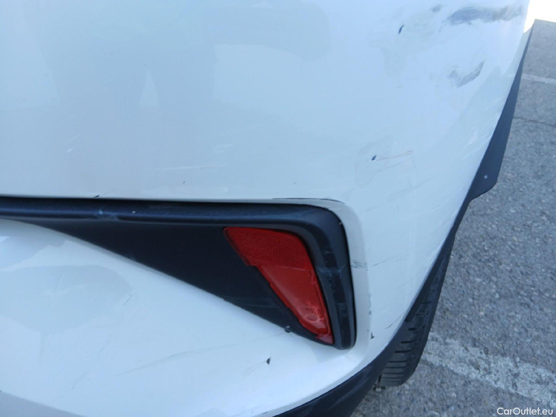  Toyota  C-HR TOYOTA  / 2019 / 5P / todoterreno 1.8 125H Active #20
