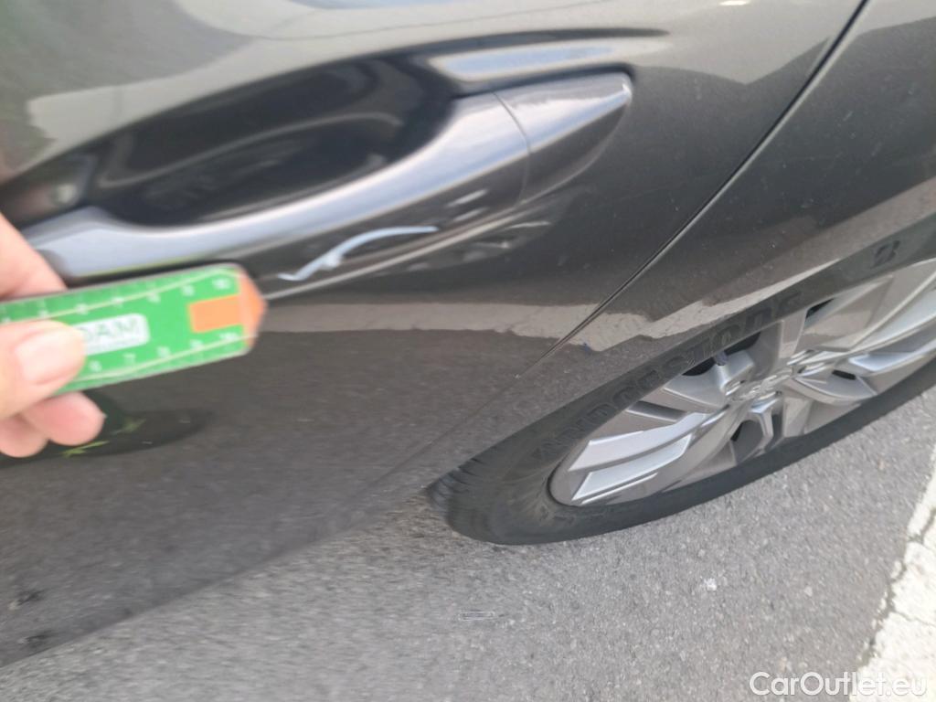  Peugeot  508 PEUGEOT  / 2018 / 5P / berlina con portón  5P Business Line BlueHDi 130 EAT8 (AC) #45