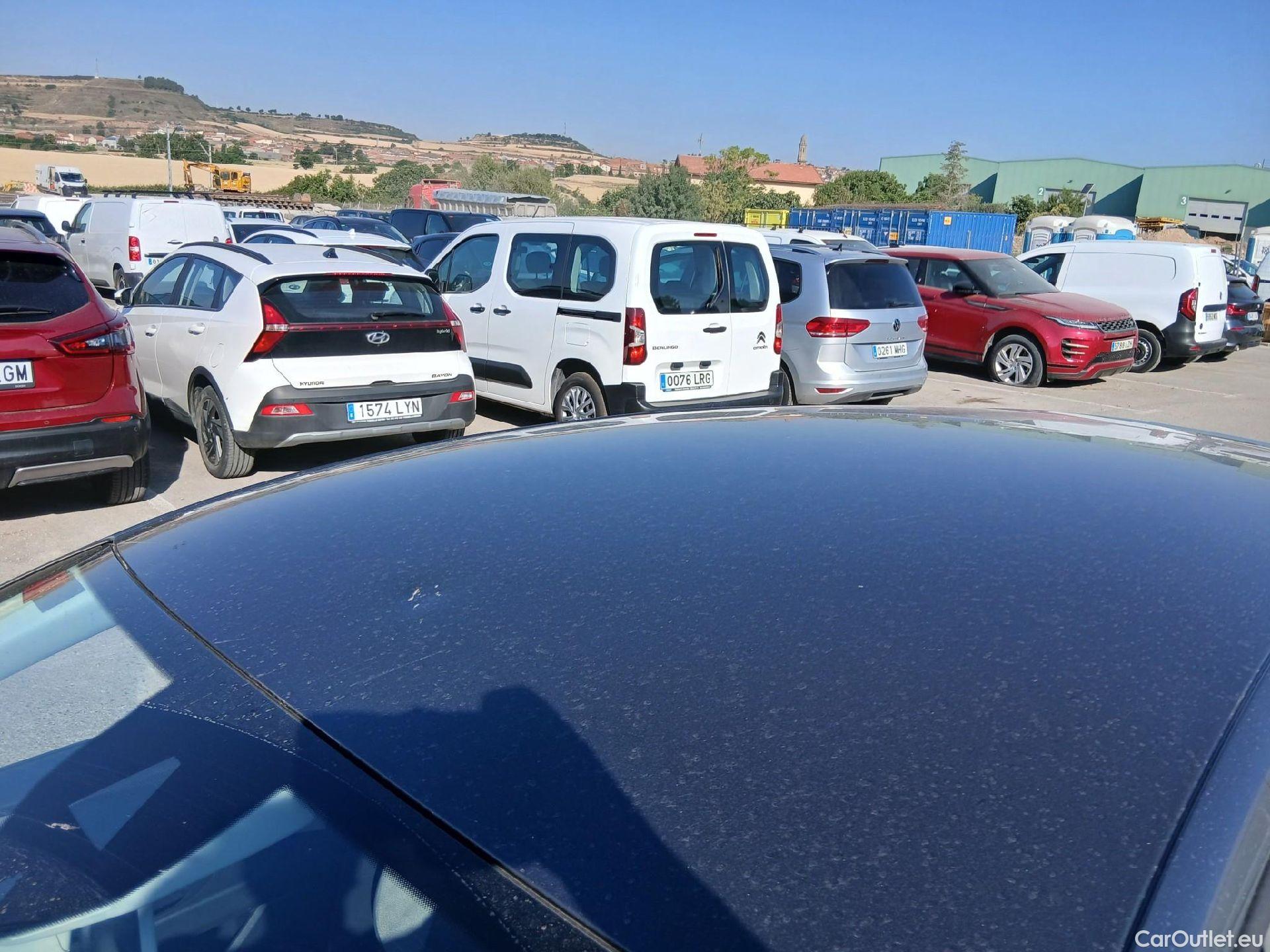  Seat  Leon SEAT León / 2016 / 5P / berlina con portón 1.6 TDI 85kW S&S Style Visio Ed Nav #8