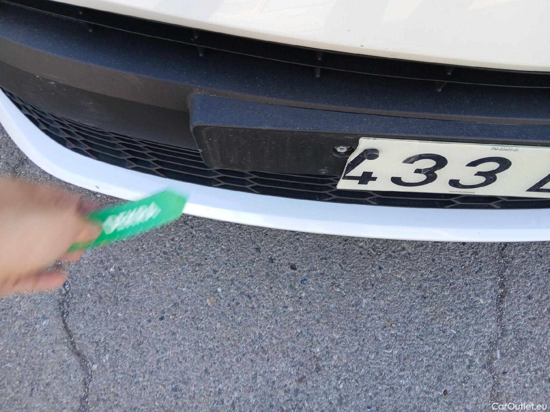  Toyota  C-HR TOYOTA  / 2019 / 5P / todoterreno 1.8 125H Active #34