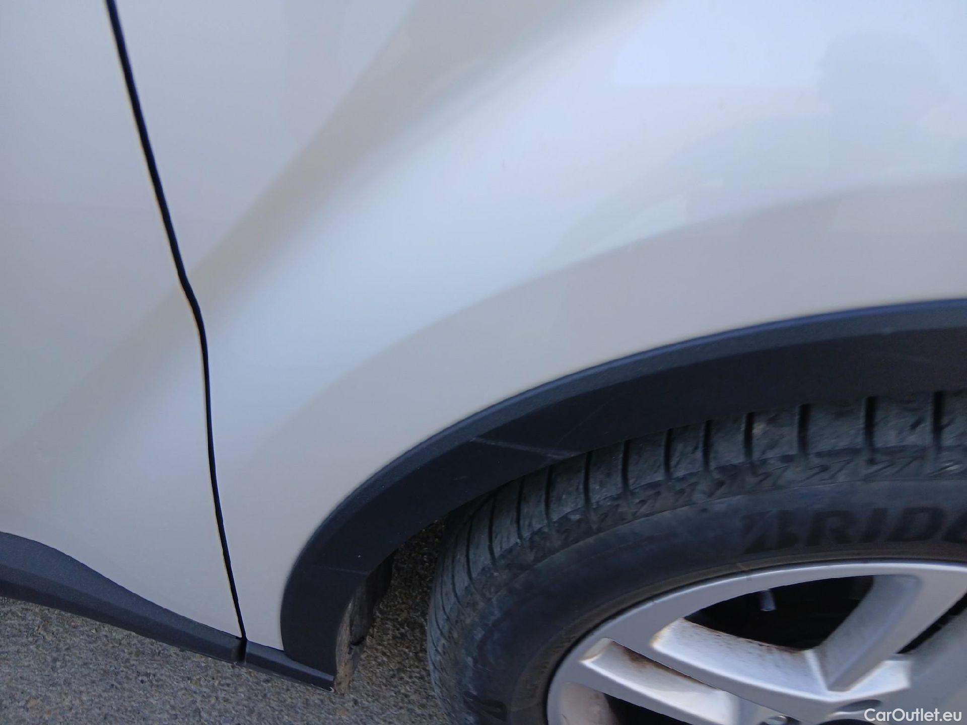  Toyota  C-HR TOYOTA  / 2019 / 5P / todoterreno 1.8 125H Active #24