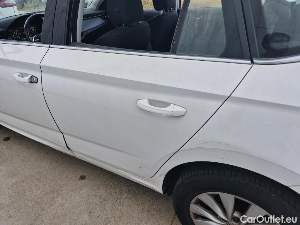  Skoda  KAMIQ SKODA  1.0 TSI 81kW (110CV) DSG Ambition (CX) #25