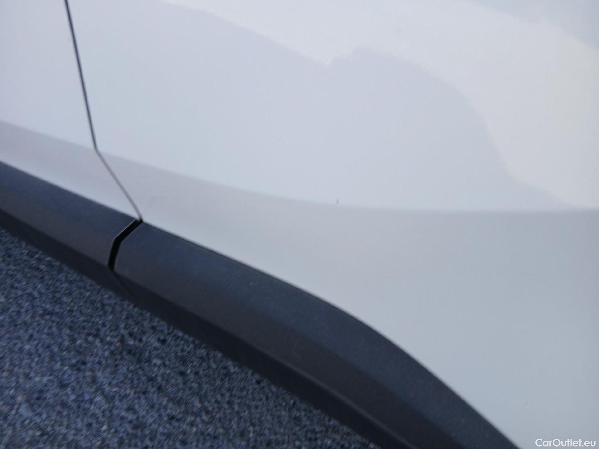 Toyota  C-HR TOYOTA  / 2019 / 5P / todoterreno 1.8 125H Active #9