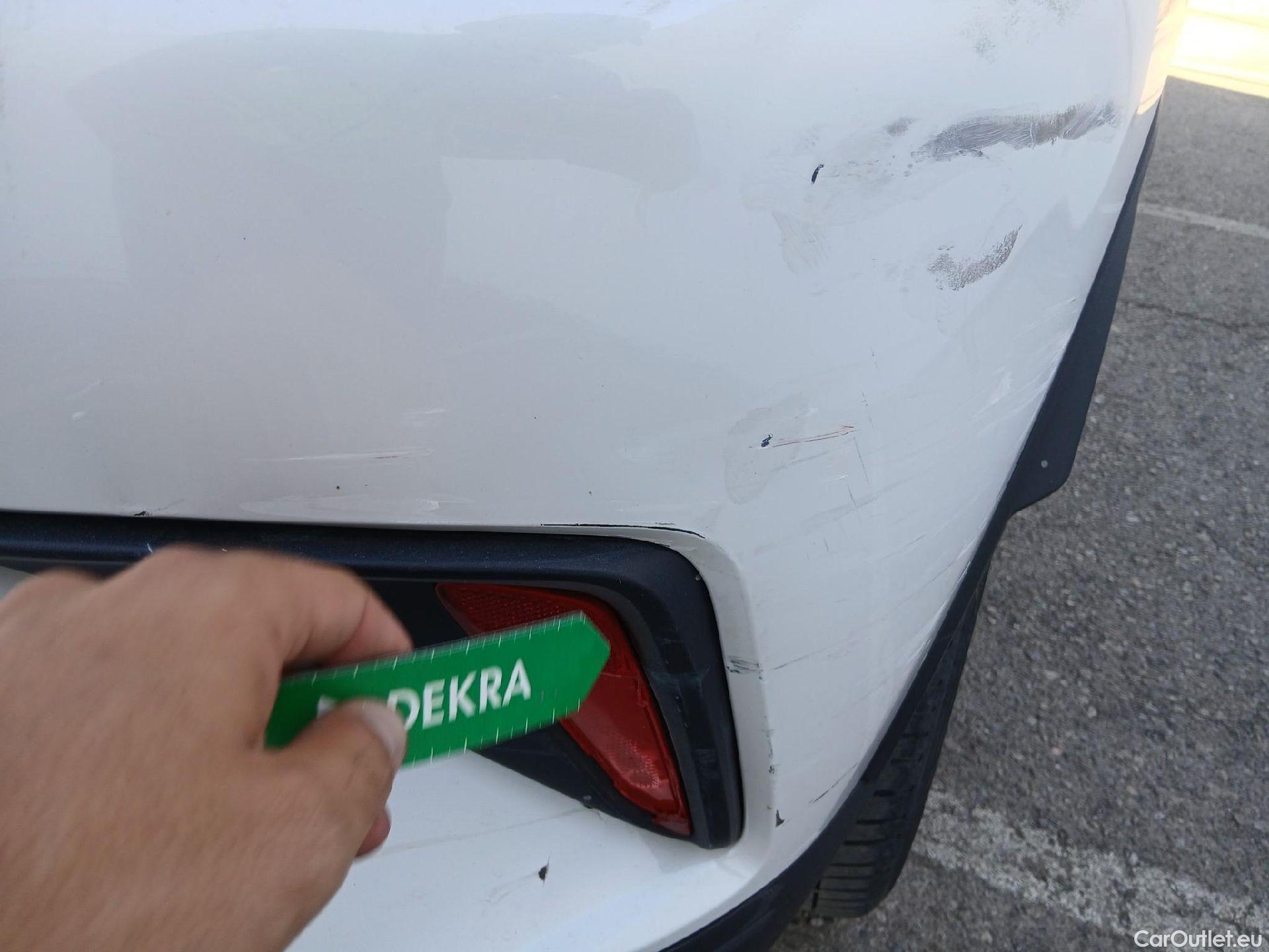  Toyota  C-HR TOYOTA  / 2019 / 5P / todoterreno 1.8 125H Active #19