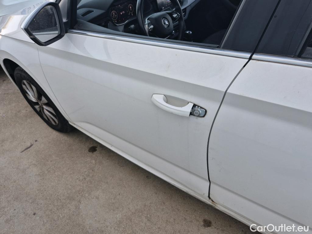  Skoda  KAMIQ SKODA  1.0 TSI 81kW (110CV) DSG Ambition (CX) #21