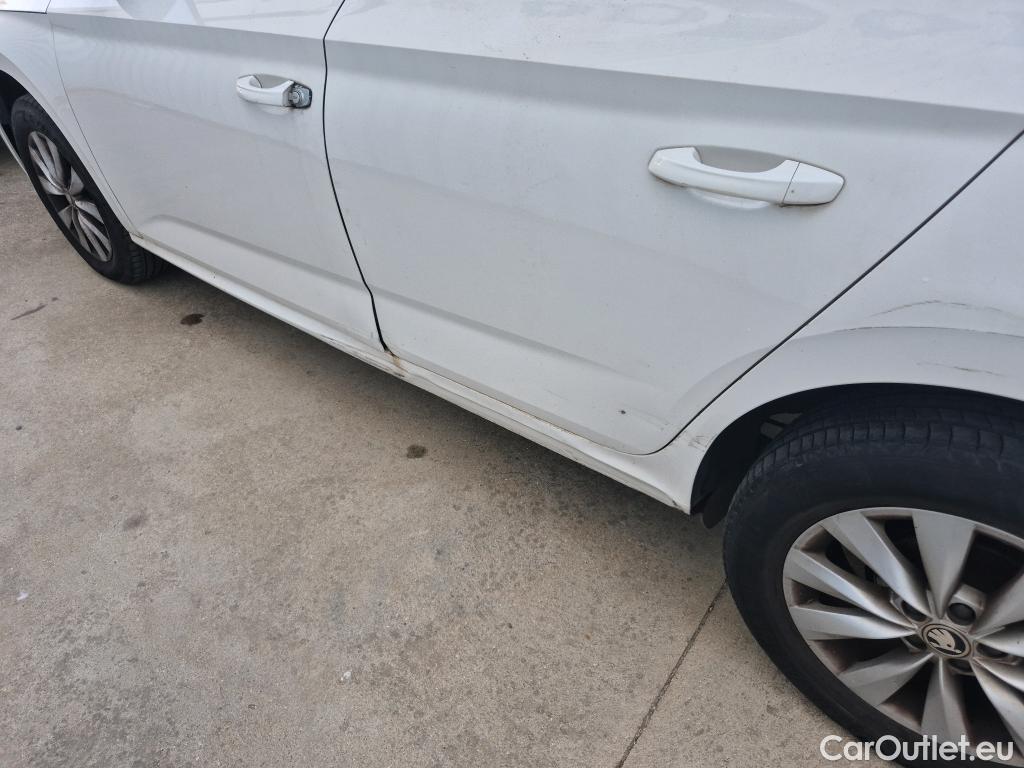  Skoda  KAMIQ SKODA  1.0 TSI 81kW (110CV) DSG Ambition (CX) #13