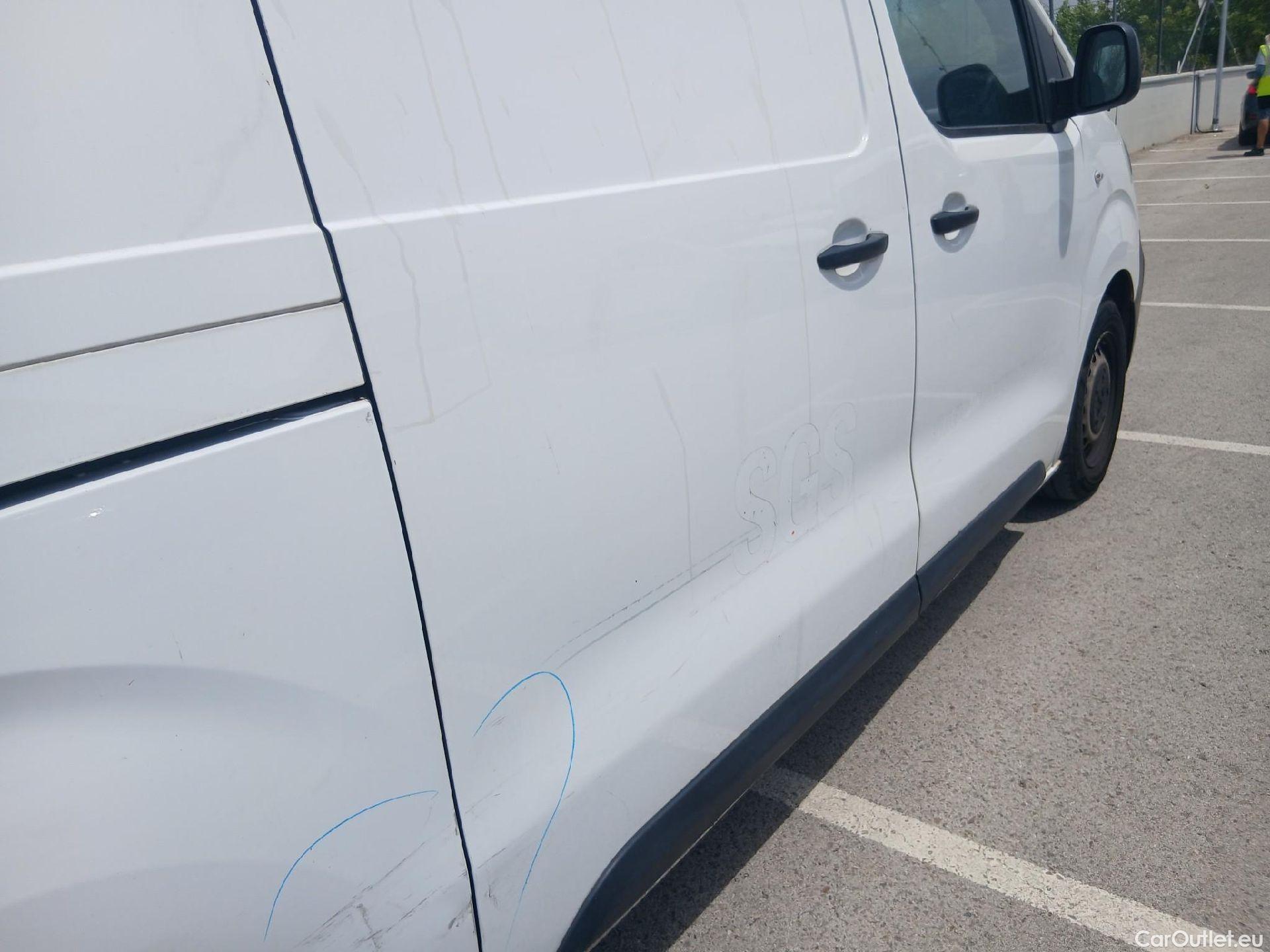  Peugeot  Expert PEUGEOT  / 2016 / 4P / furgón Furgón Premium 1.5 BlueHDi 120 Standard #30