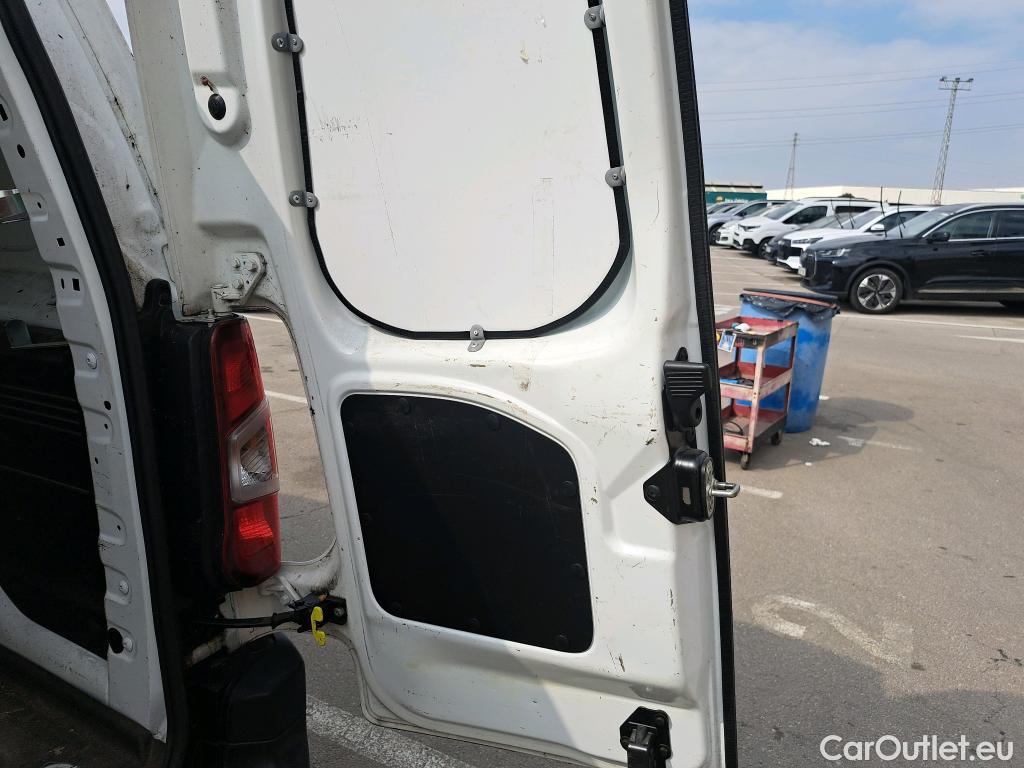  Citroen  Berlingo CITROEN  / 2018 / 5P / furgón derivado de turismo Doble Cab. Talla XL BlueHDi 100 CONTROL #4