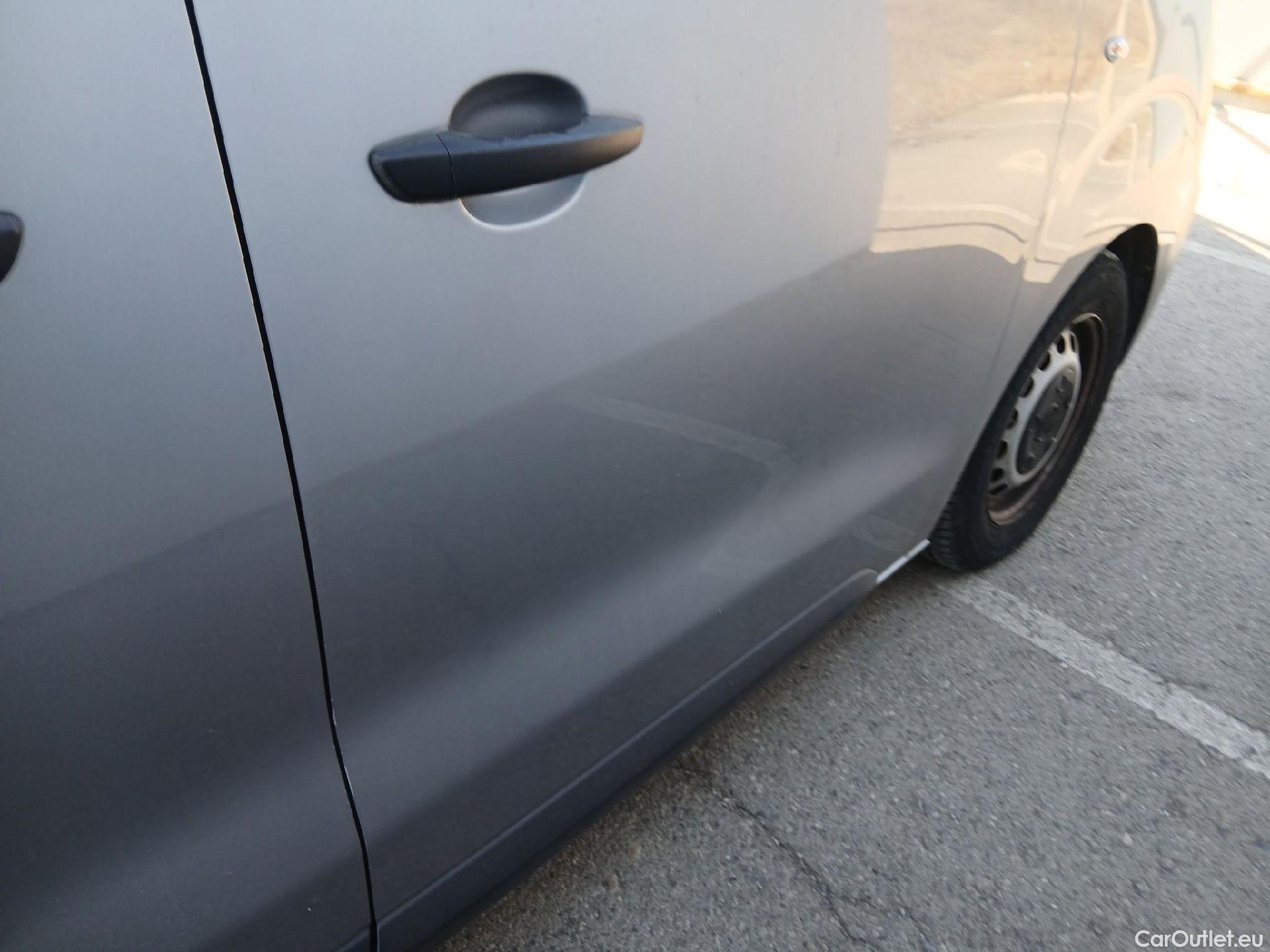  Opel  Vivaro OPEL  / 2019 / 4P / combi 1.5 Diésel 88kW (120CV) S Std Express #31