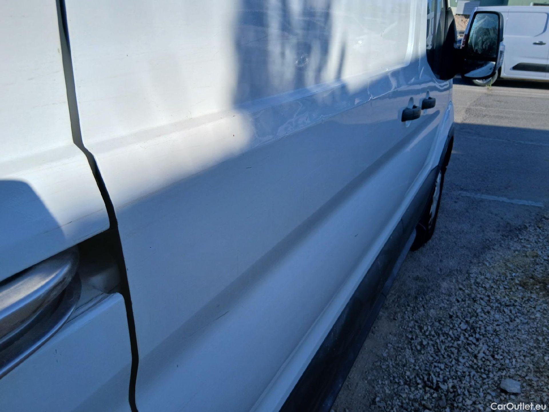  Ford  Transit FORD  / 2013 / 4P / furgón 310 96kW L2H2 Van Trend FWD MHEV #17