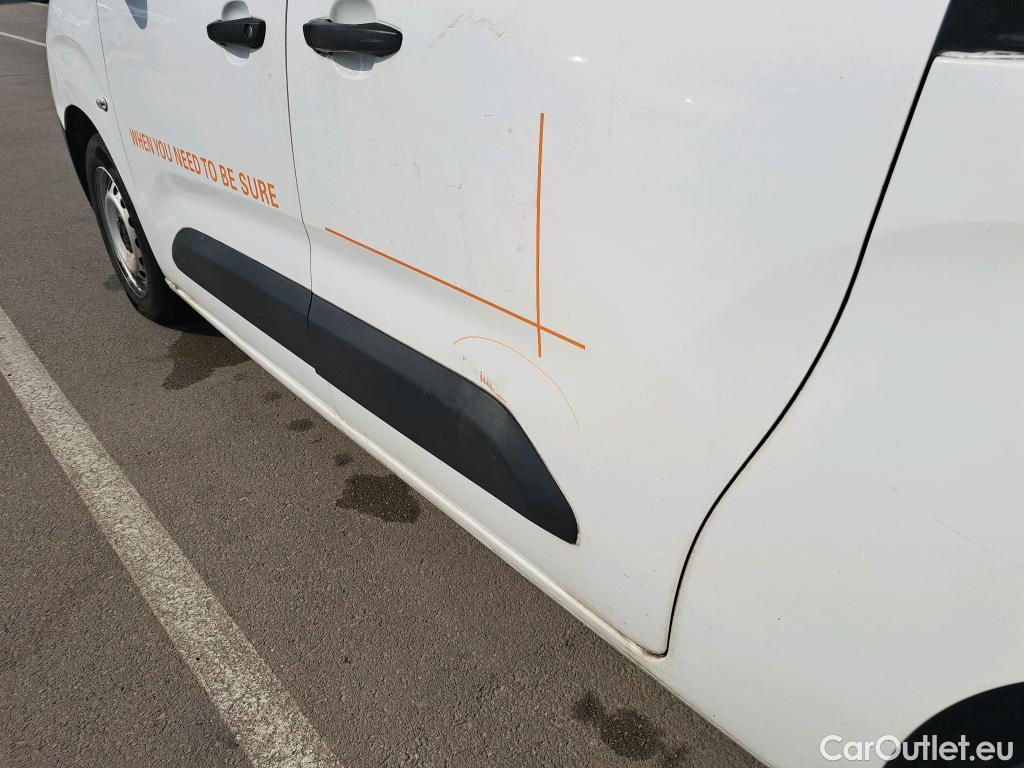  Citroen  Berlingo CITROEN  / 2018 / 5P / furgón derivado de turismo Doble Cab. Talla XL BlueHDi 100 CONTROL #16
