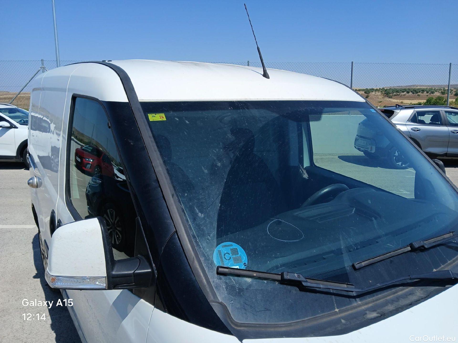  Fiat  Doblo FIAT Doblò Cargo/2015/4P/furgón derivado de turismo Cargo SX 1.6 Mjet 66kW (90CV) (AC) #14
