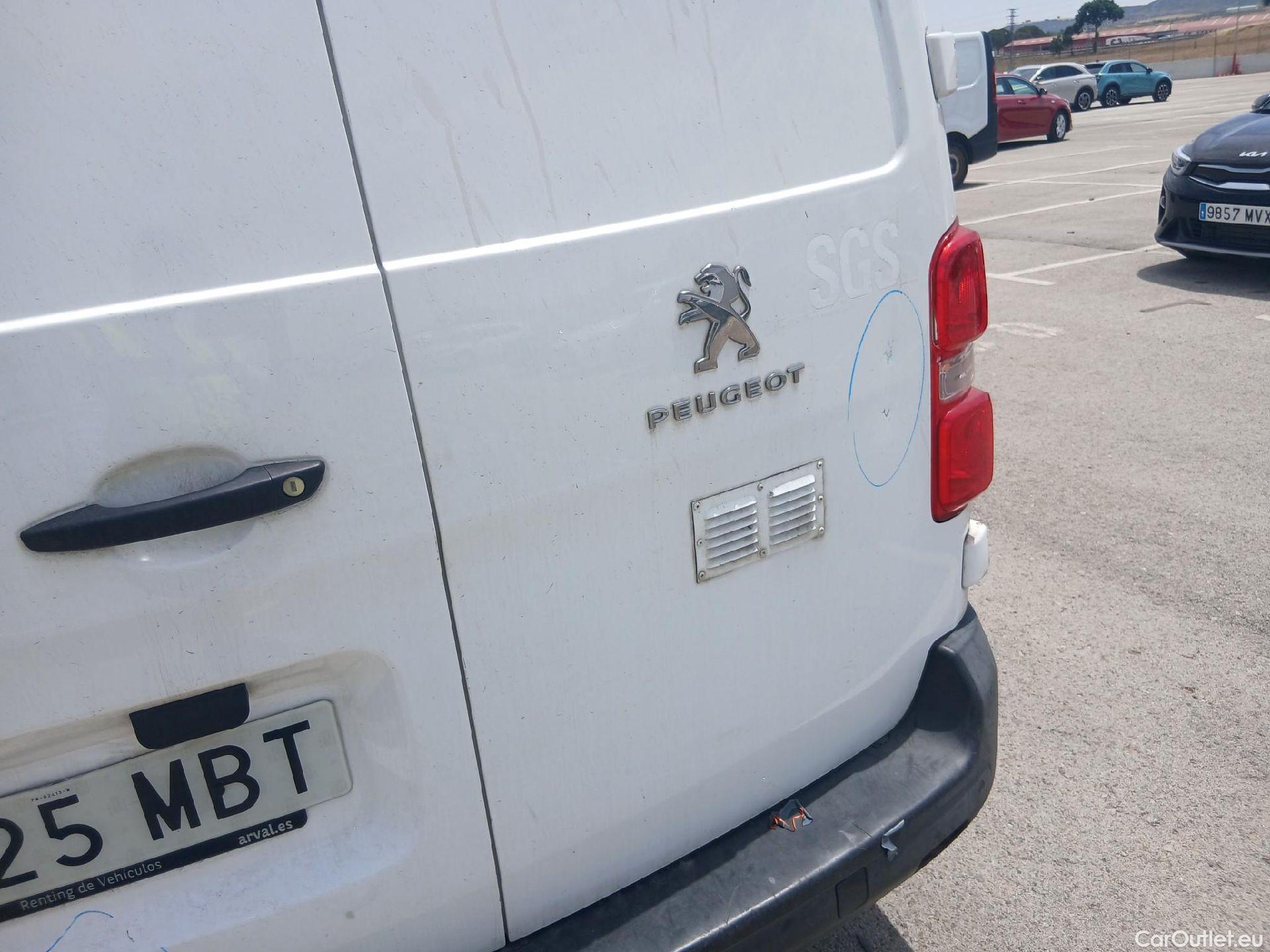  Peugeot  Expert PEUGEOT  / 2016 / 4P / furgón Furgón Premium 1.5 BlueHDi 120 Standard #24