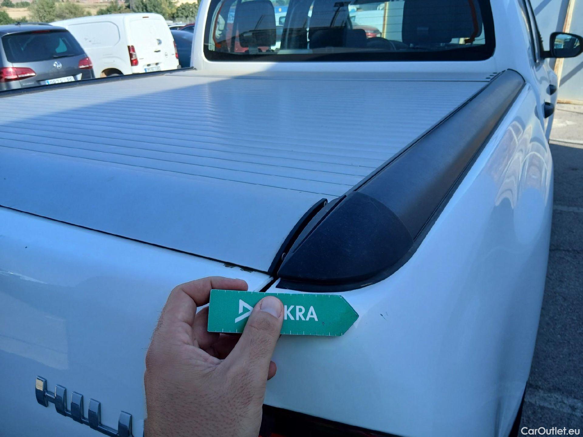  Toyota  Hilux TOYOTA  / 2020 / 4P / pickup 2.4 D-4D Cabina Doble GX #19