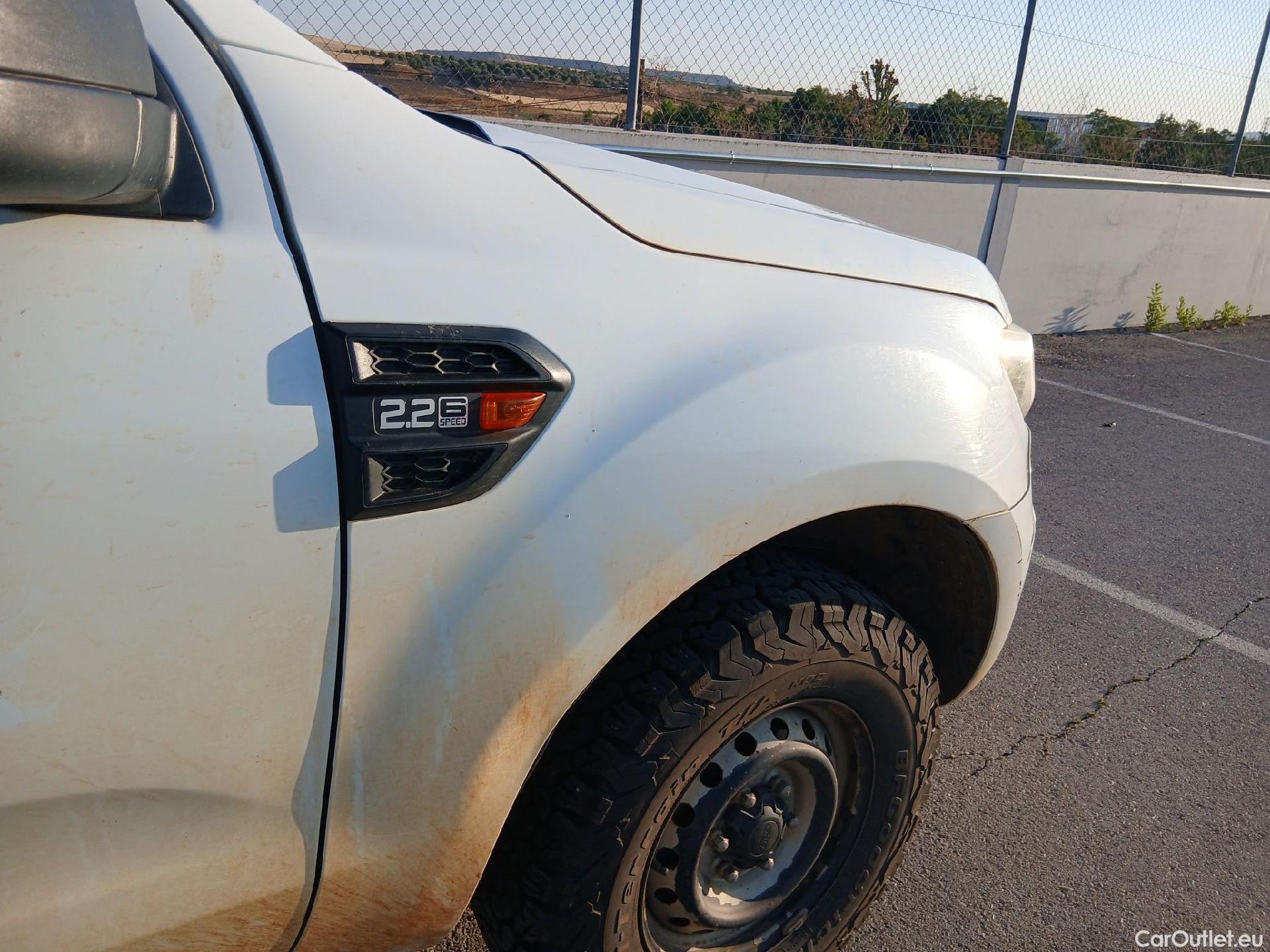  Ford  Ranger FORD  VU 2p 6G pickup 2.2 TDCi 118kW 4x4 Cab. Sencilla XL S/S #26