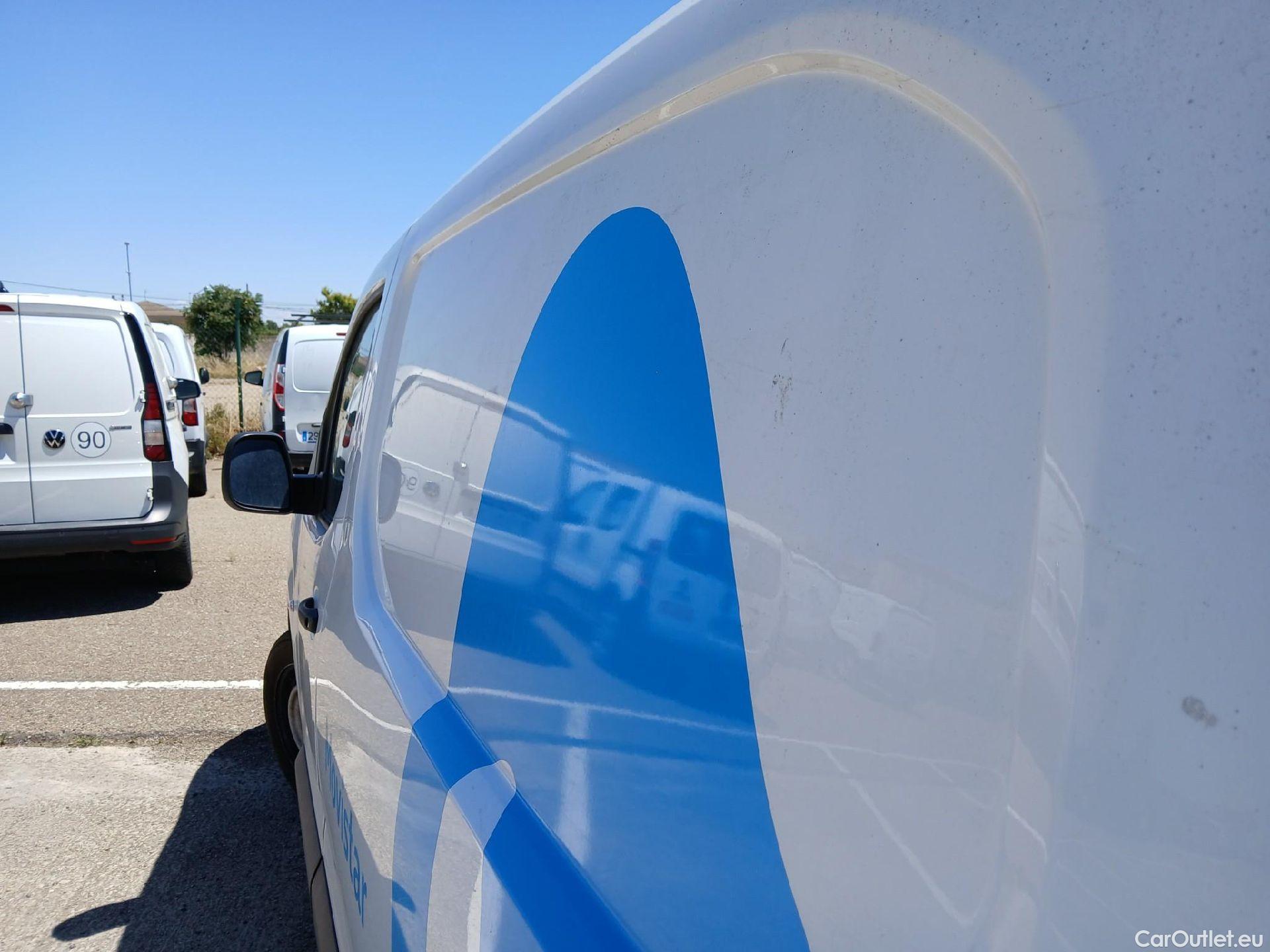  Citroen  Berlingo CITROEN  / 2018 / 4P / furgón derivado de turismo Talla M BlueHDi 100 CLUB #12