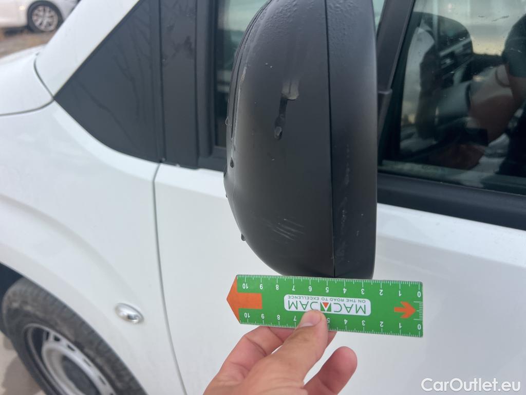  Citroen  Berlingo CITROEN  / 2018 / 4P / furgón derivado de turismo Talla M BlueHDi 100 CLUB #17