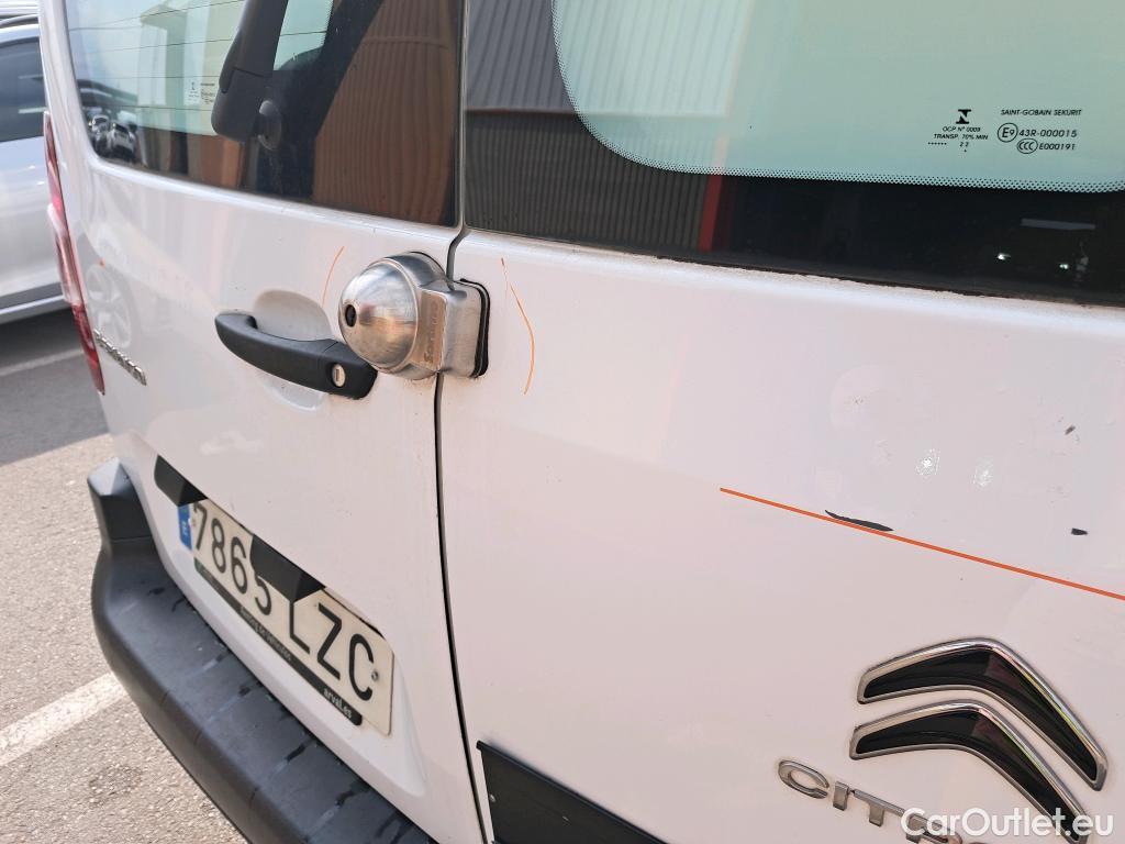  Citroen  Berlingo CITROEN  / 2018 / 5P / furgón derivado de turismo Doble Cab. Talla XL BlueHDi 100 CONTROL #13