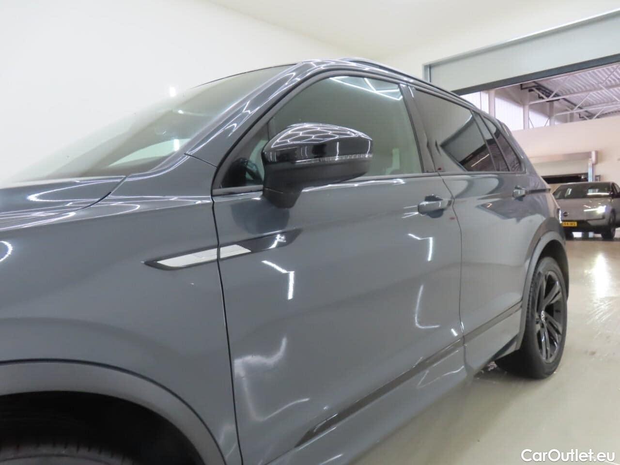 Volkswagen  Tiguan 1.5 TSI R-Line Bns+ #1