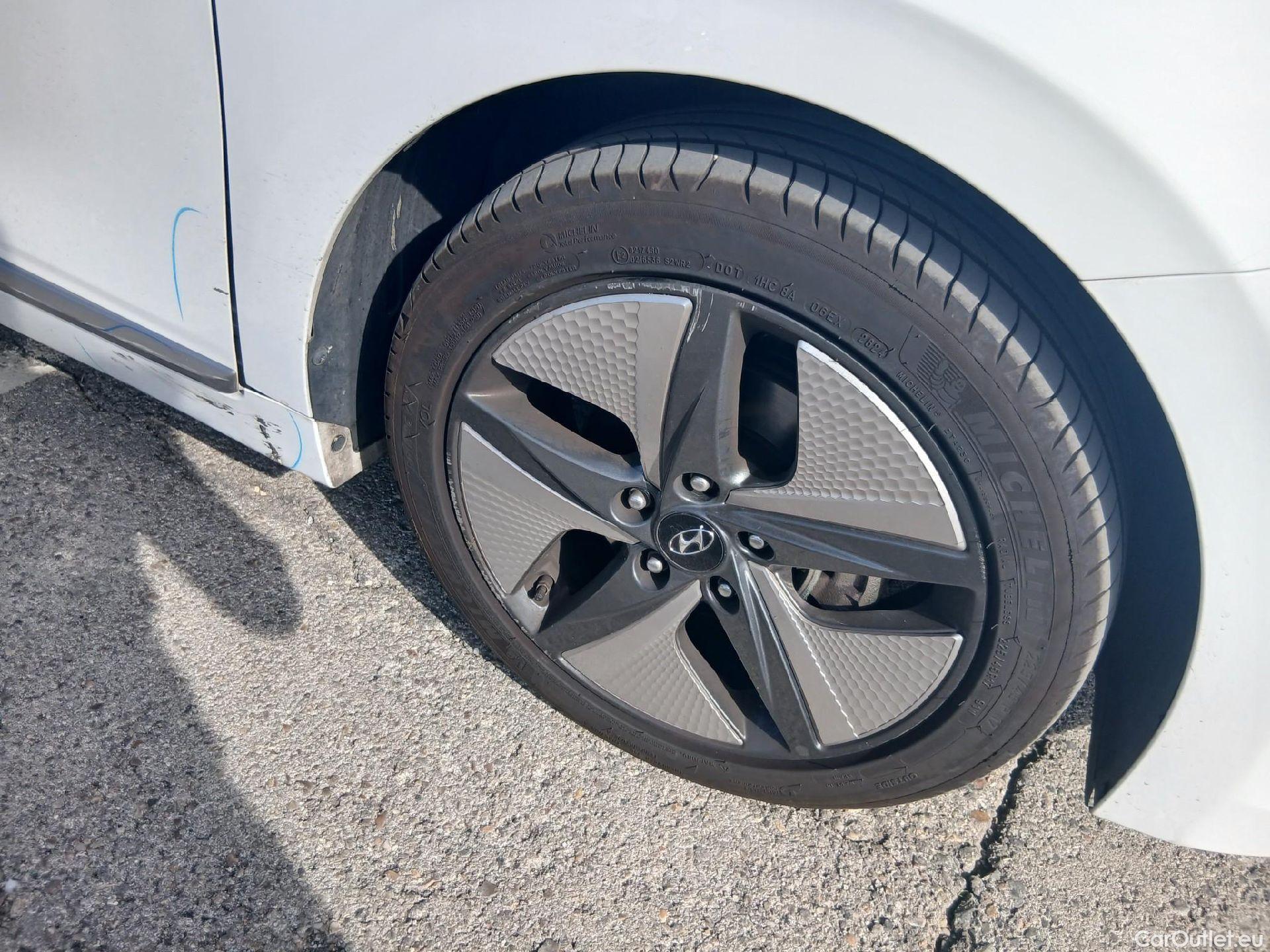  Hyundai   Ioniq HYUNDAI / 2019 / 5P / berlina con portón 1.6 GDI HEV Tecno DCT #33