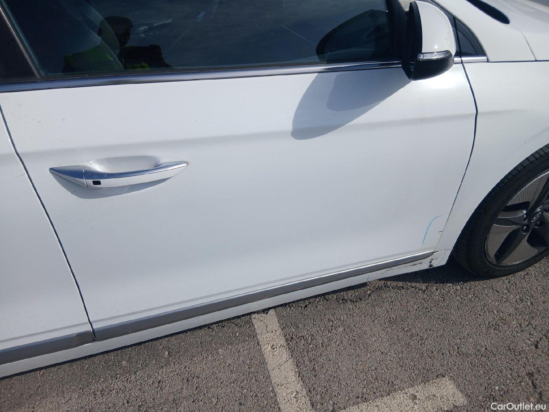  Hyundai   Ioniq HYUNDAI / 2019 / 5P / berlina con portón 1.6 GDI HEV Tecno DCT #26