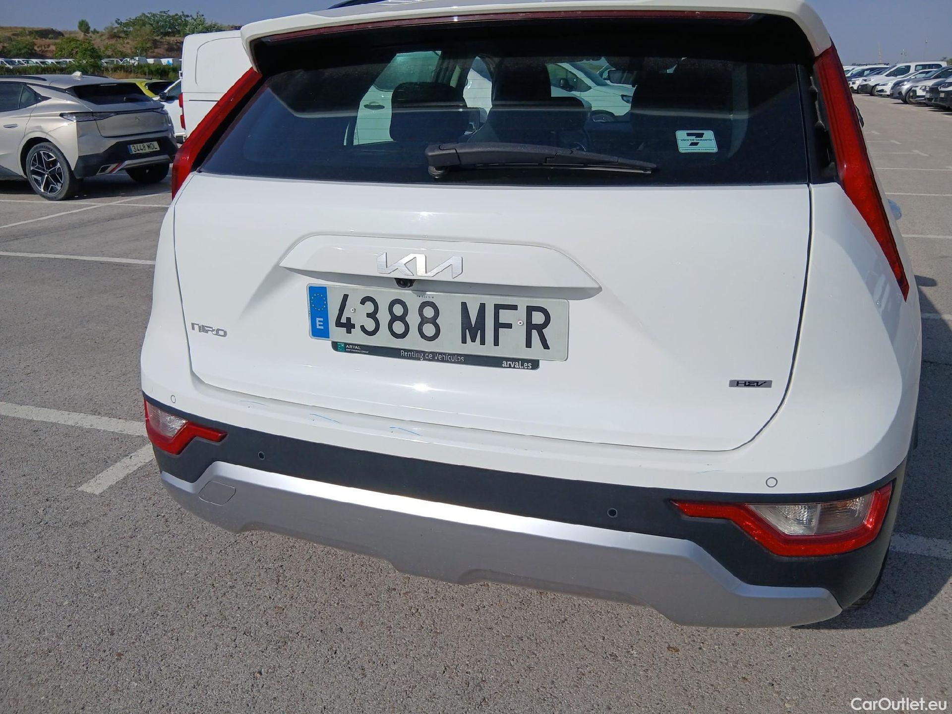 KIA  Niro KIA  / 2022 / 5P / crossover 1.6 GDi HEV 104kW (141CV) Concept #20
