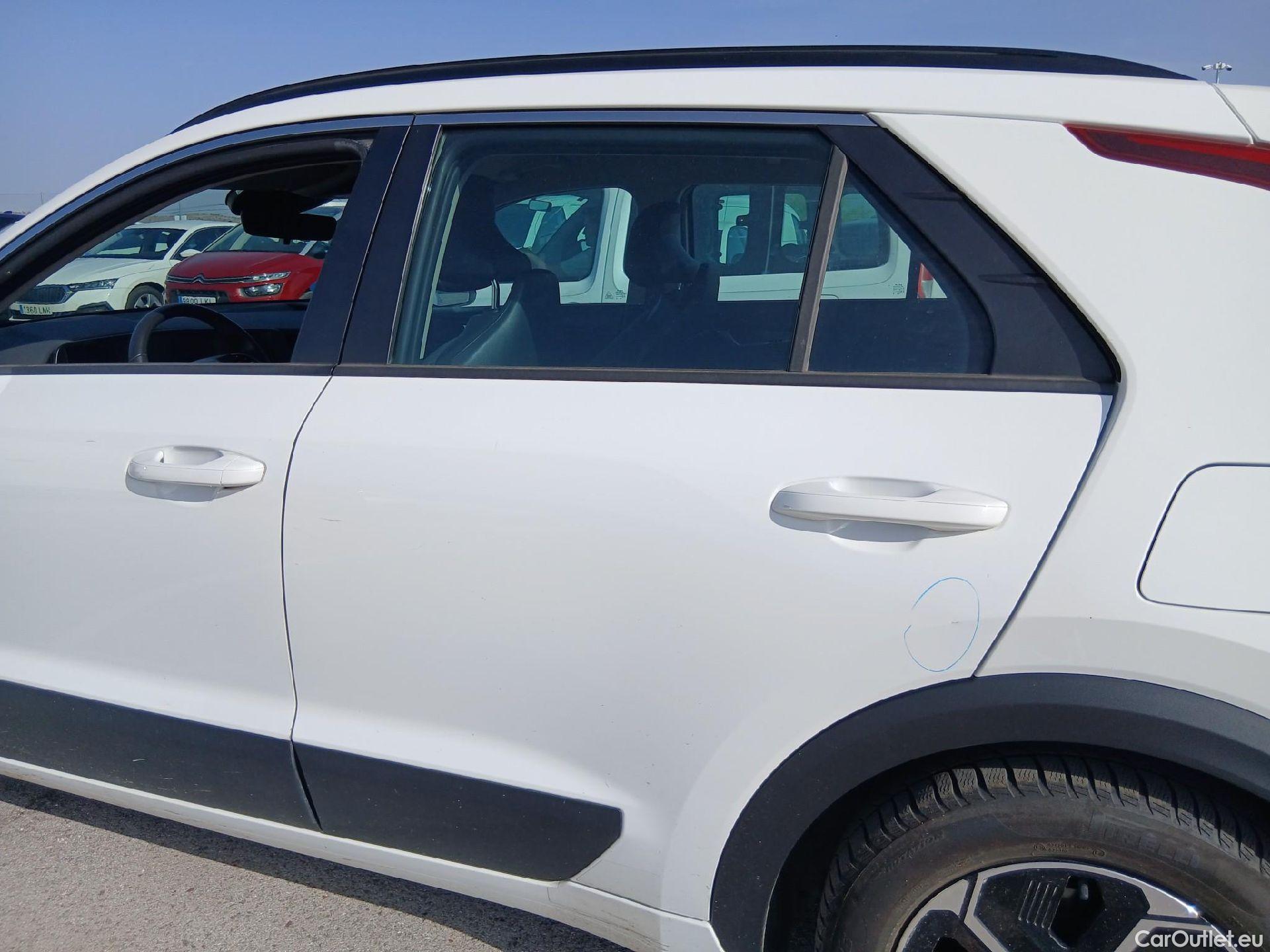  KIA  Niro KIA  / 2022 / 5P / crossover 1.6 GDi HEV 104kW (141CV) Concept #14