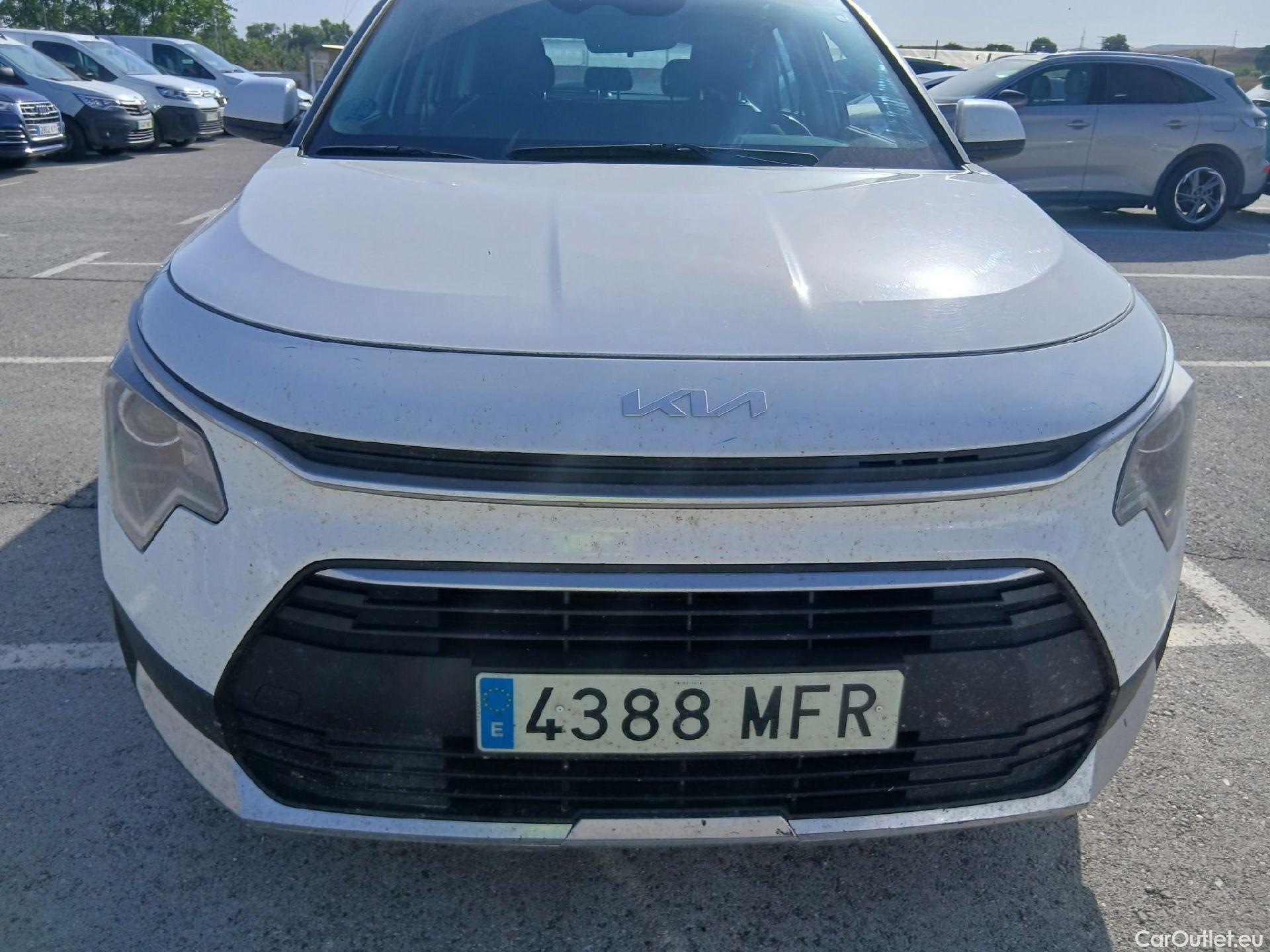 KIA  Niro KIA  / 2022 / 5P / crossover 1.6 GDi HEV 104kW (141CV) Concept #5