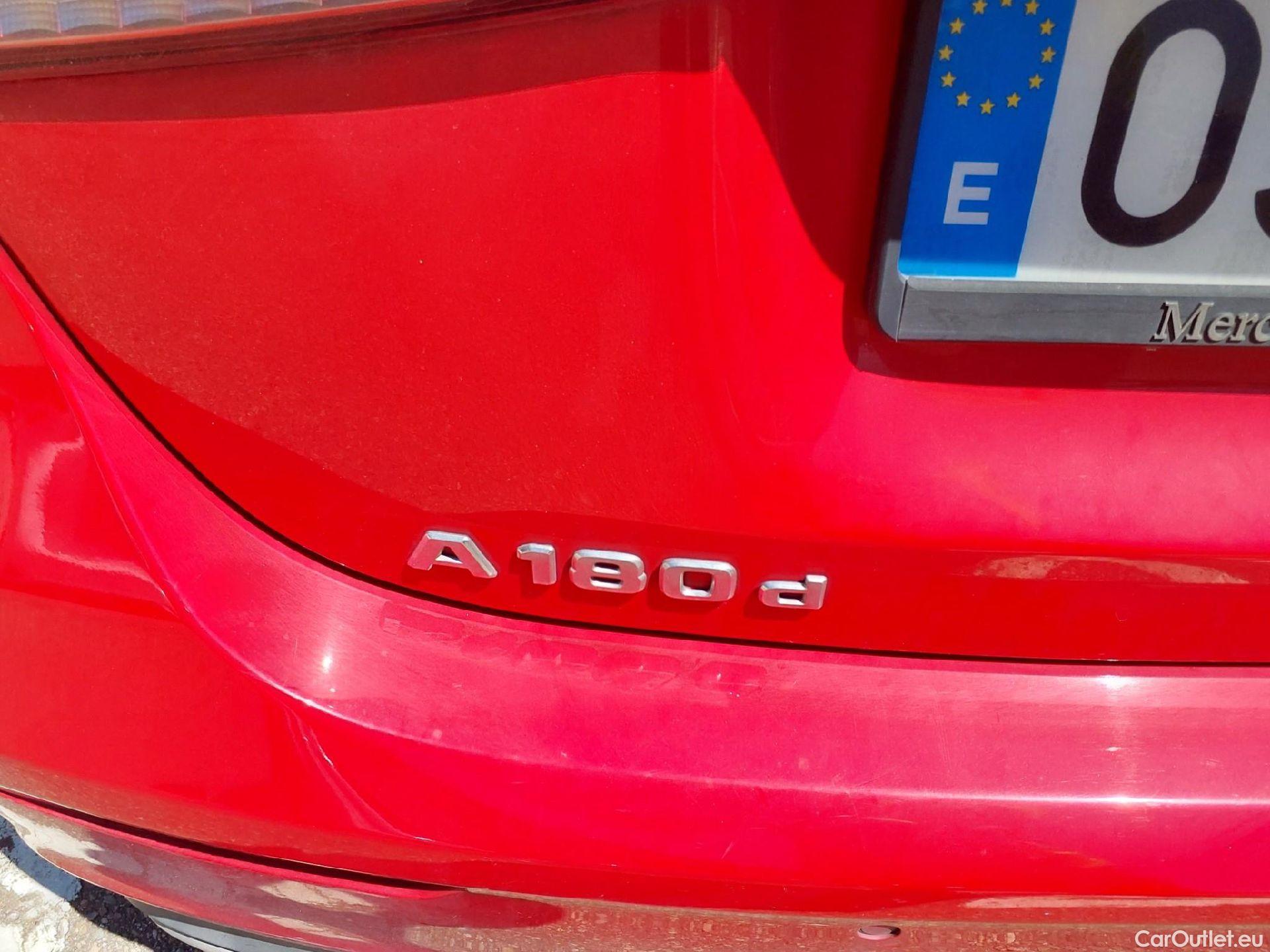  Mercedes  A-Klasse MERCEDES-BENZ Clase A / 2018 / 5P / berlina con portón A 180 d #28