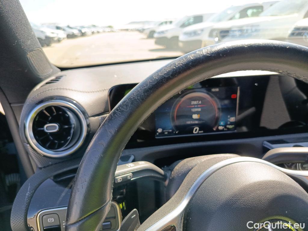  Mercedes  CLA-Klasse MERCEDES-BENZ CLA / 2019 / 5P / familiar CLA 250 e Shooting Brake #19
