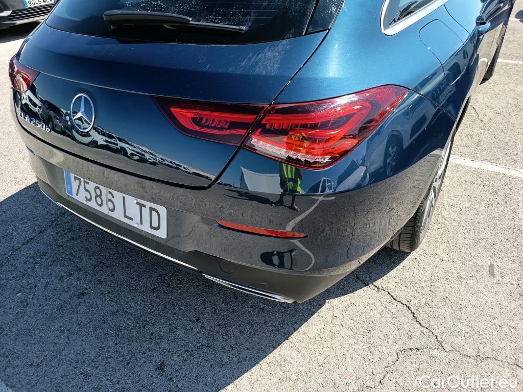  Mercedes  CLA-Klasse MERCEDES-BENZ CLA / 2019 / 5P / familiar CLA 250 e Shooting Brake #21