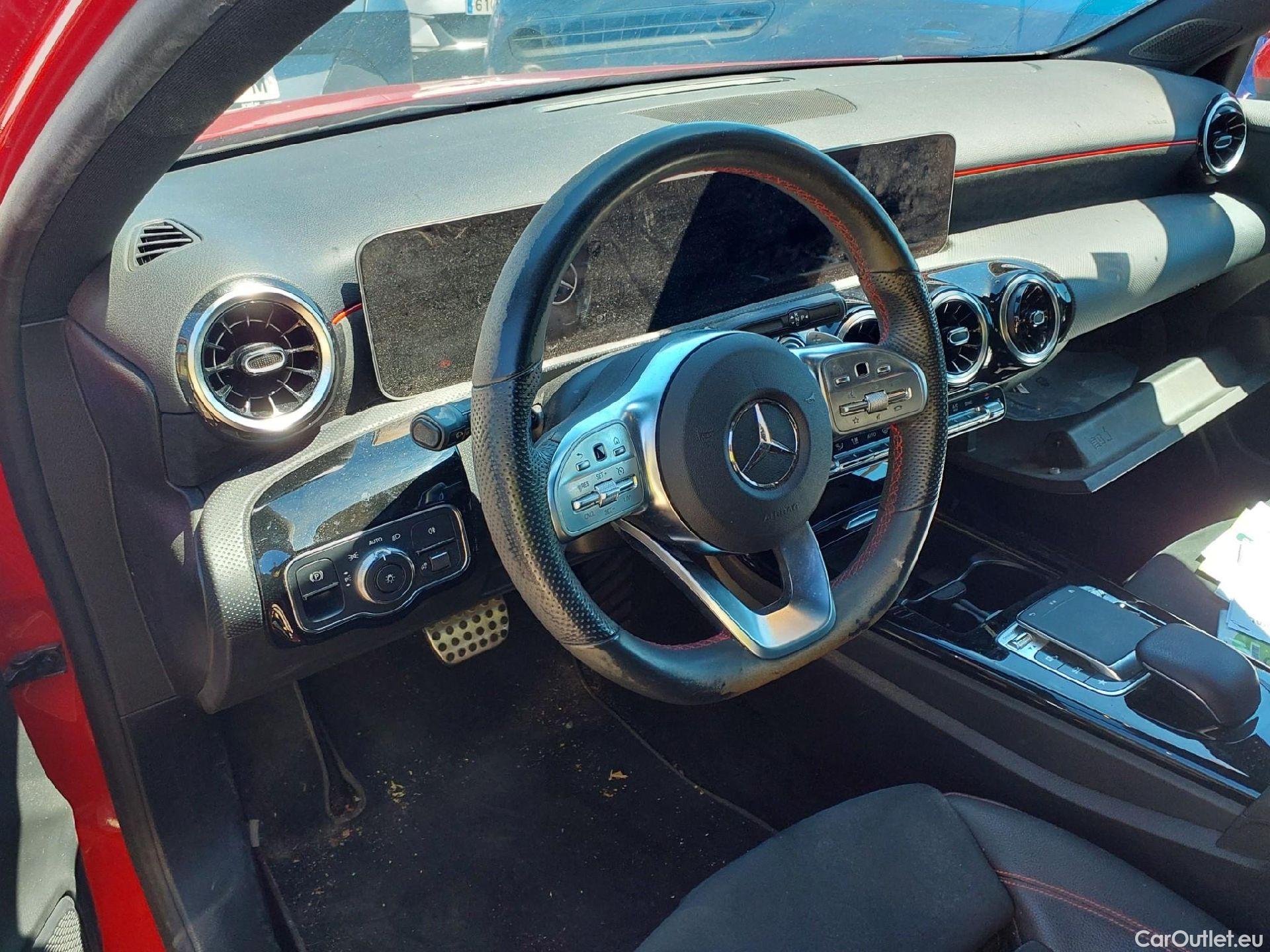  Mercedes  A-Klasse MERCEDES-BENZ Clase A / 2018 / 5P / berlina con portón A 180 d #10