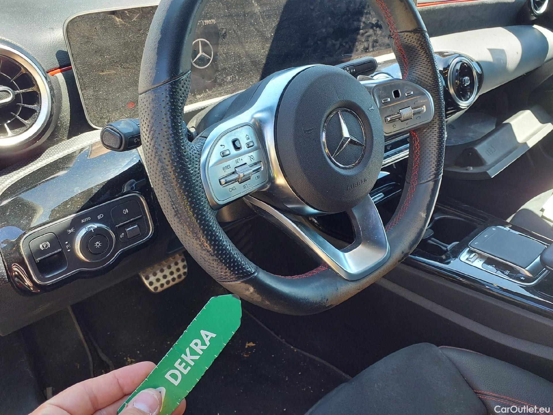  Mercedes  A-Klasse MERCEDES-BENZ Clase A / 2018 / 5P / berlina con portón A 180 d #9