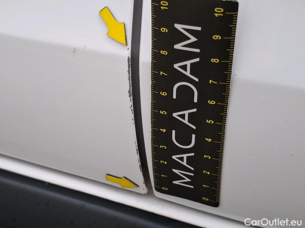  Citroen  C3  Société Feel Nav 1.2 PureTech 80CV BVM5 E6d #38
