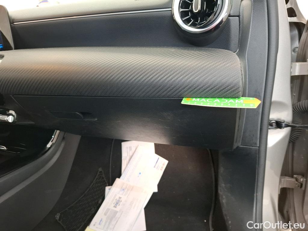  Mercedes  A-Klasse MERCEDES-BENZ Classe A Compact / 2018 / 5P / Berline A 180 Business Line #12