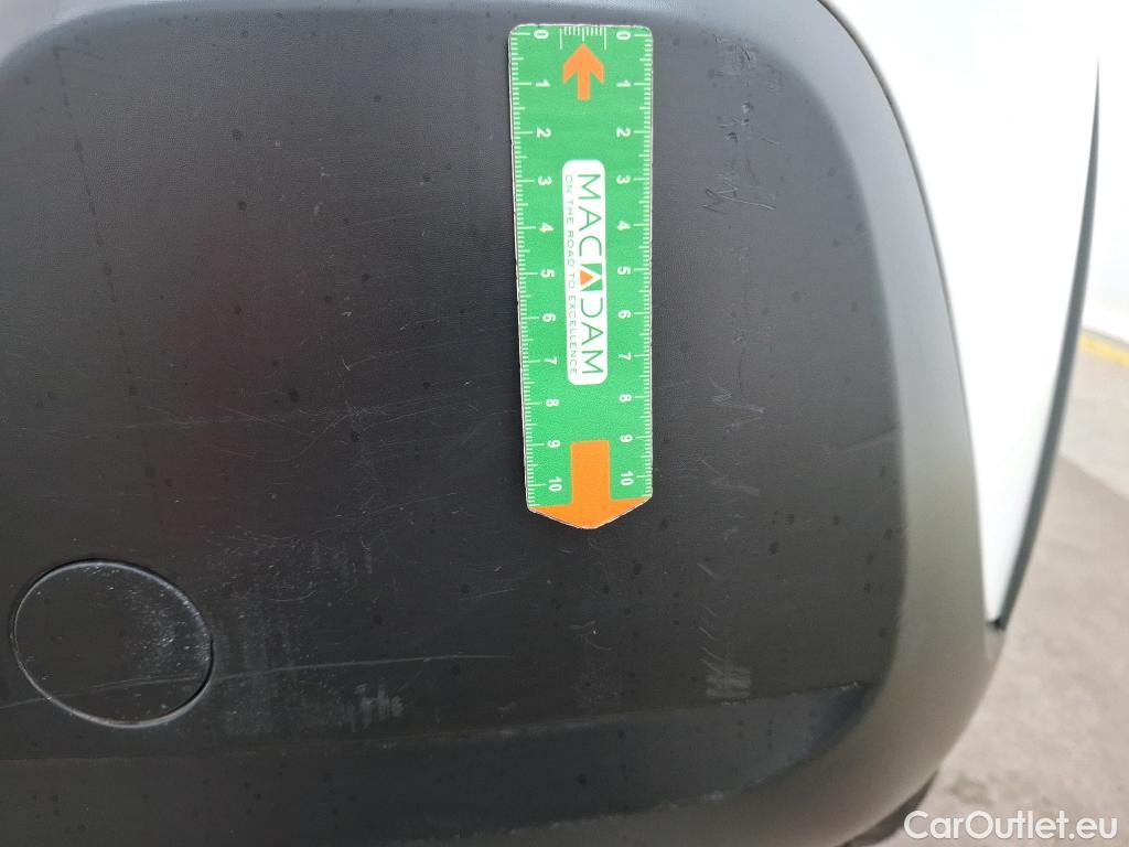  Citroen  C3  Société Feel Nav 1.2 PureTech 80CV BVM5 E6d #12
