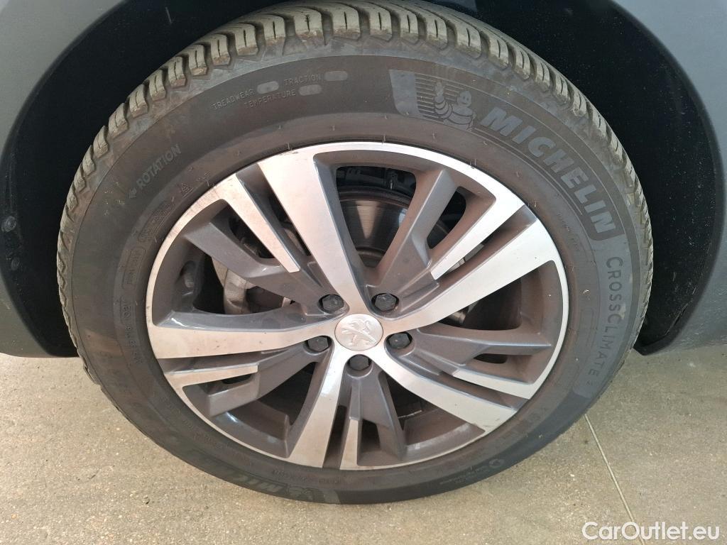  Peugeot  5008  Allure 1.2 PureTech 130CV BVA8 7 Sieges E6d #60