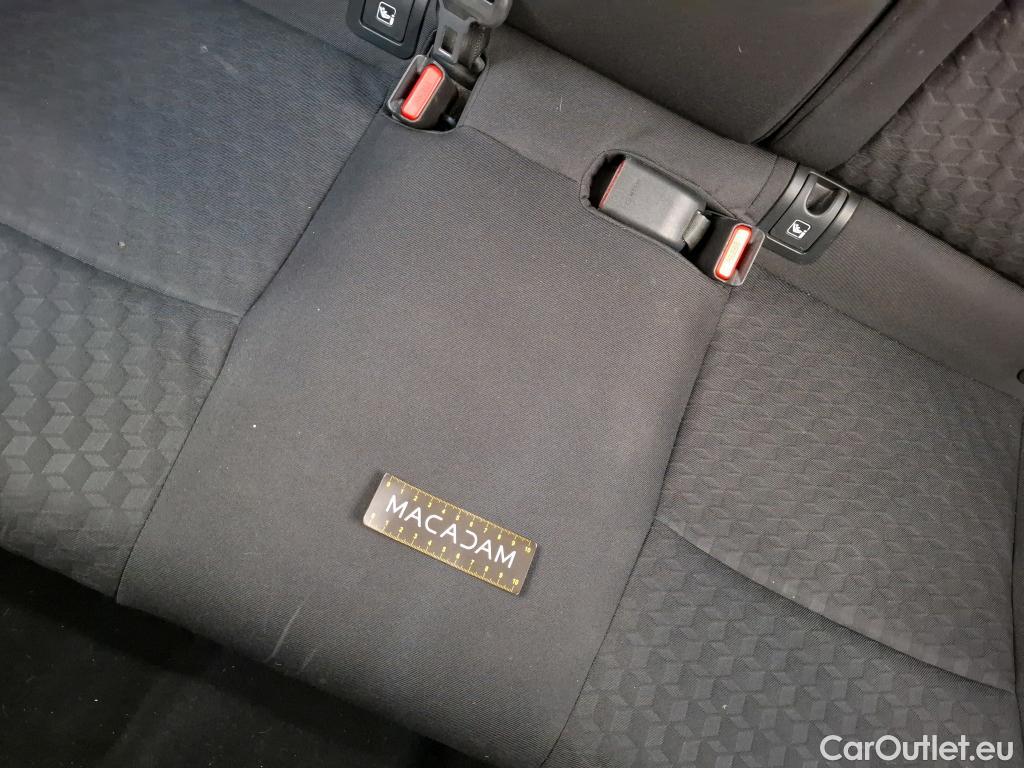  Toyota  Yaris TOYOTA  Hybride / 2019 / 5P / Berline Hybride 116h Dynamic Business Beyond Zer #38