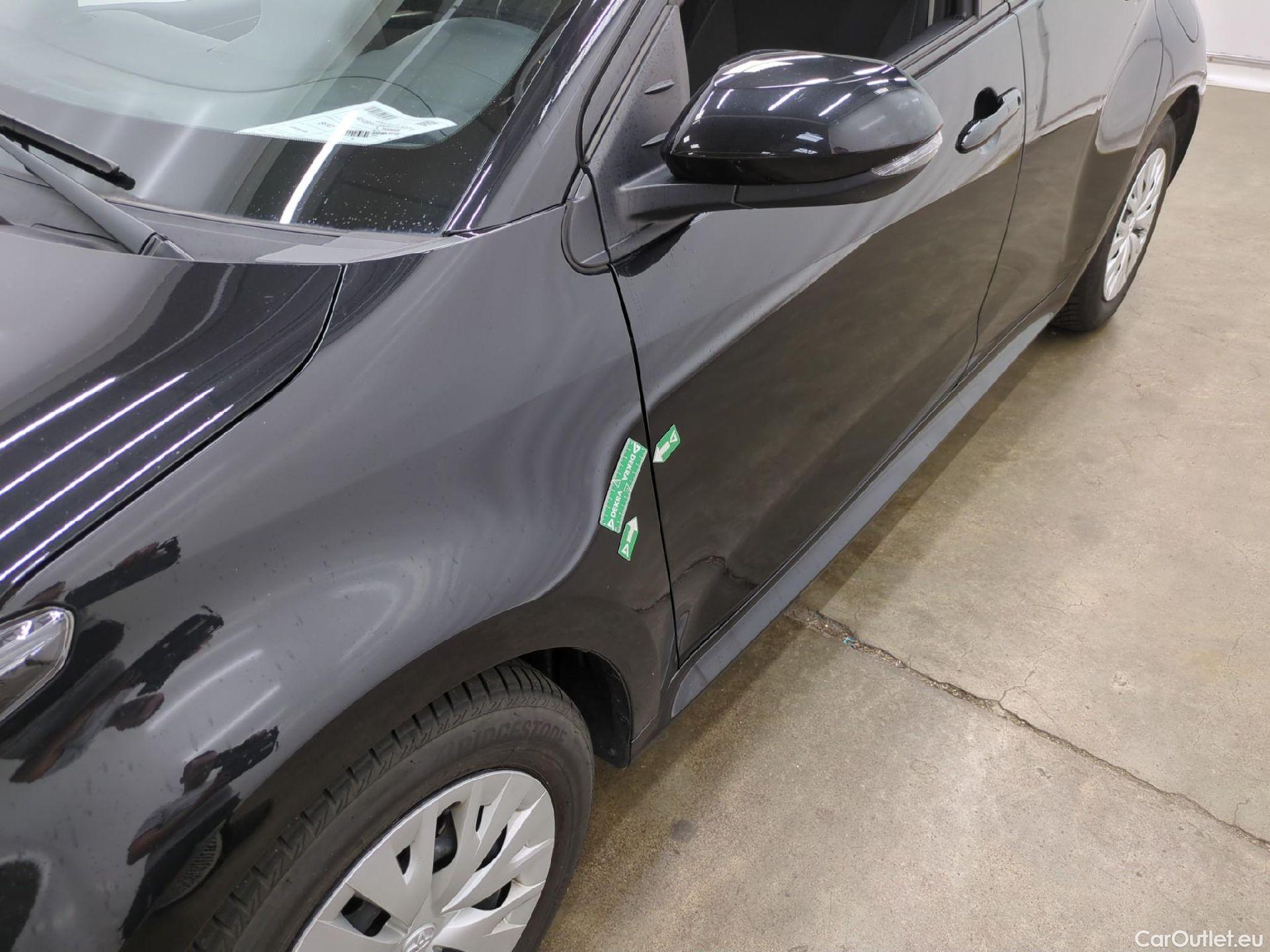  Toyota  Yaris TOYOTA  Hybride / 2019 / 5P / Berline Hybride 116h Dynamic Business Beyond Zer #36