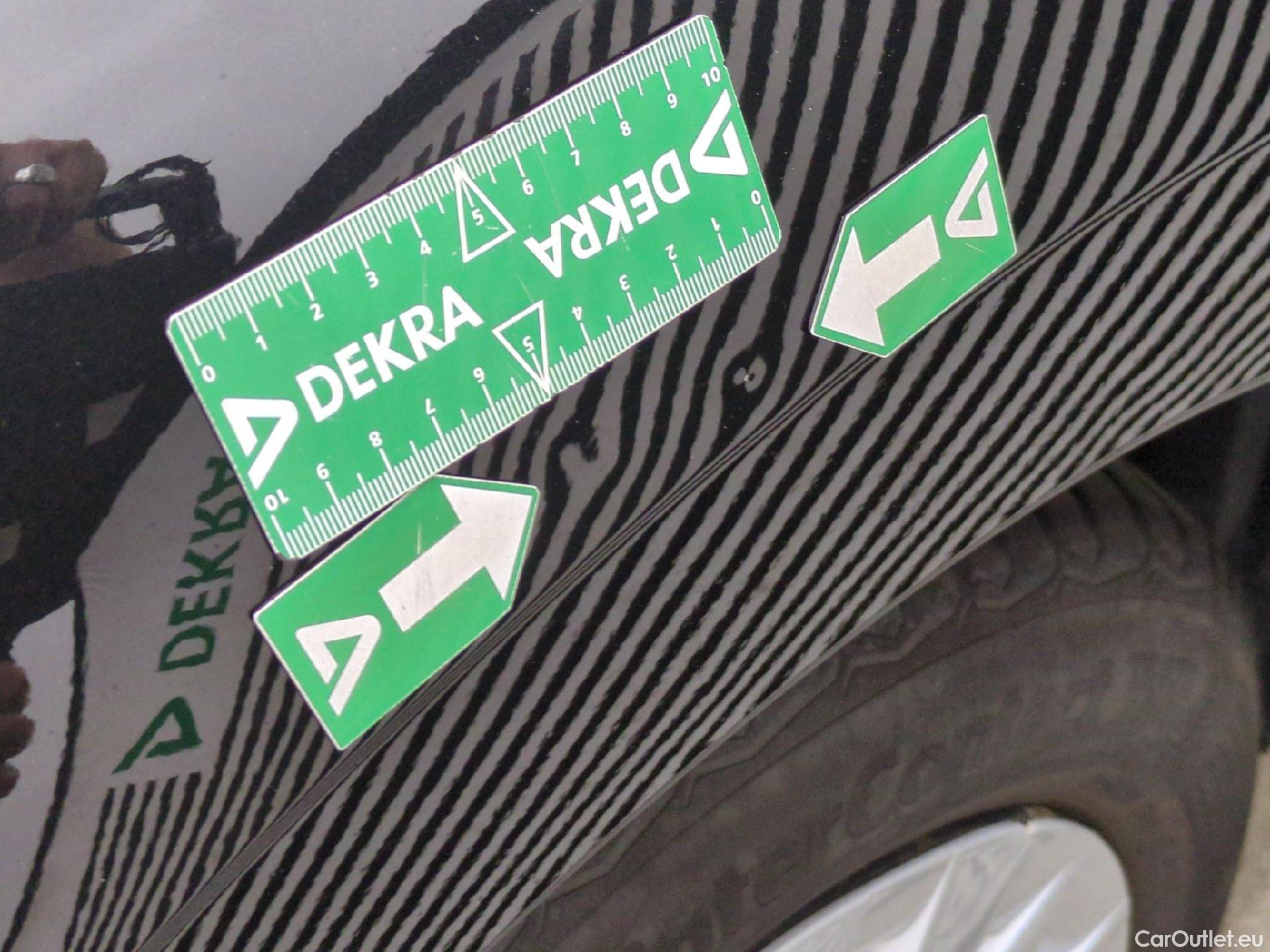  Toyota  Yaris TOYOTA  Hybride / 2019 / 5P / Berline Hybride 116h Dynamic Business Beyond Zer #13