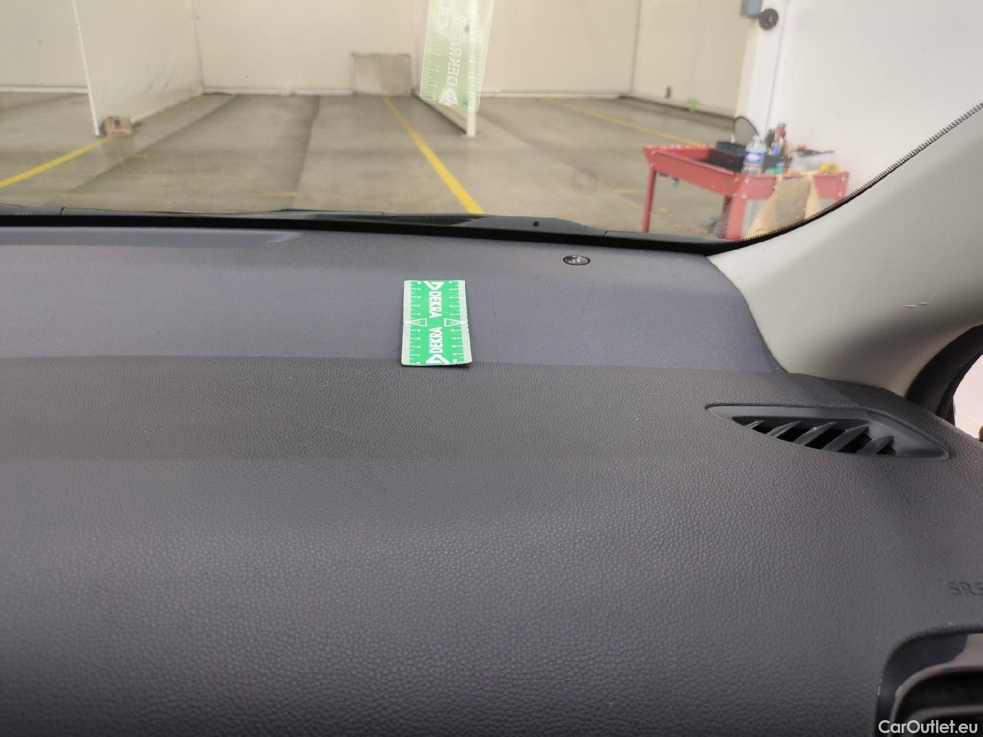  Toyota  Yaris TOYOTA  Hybride / 2019 / 5P / Berline Hybride 116h Dynamic Business Beyond Zer #2