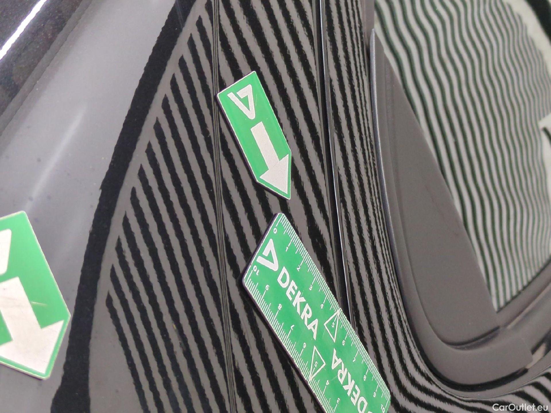  Toyota  Yaris TOYOTA  Hybride / 2019 / 5P / Berline Hybride 116h Dynamic Business Beyond Zer #7