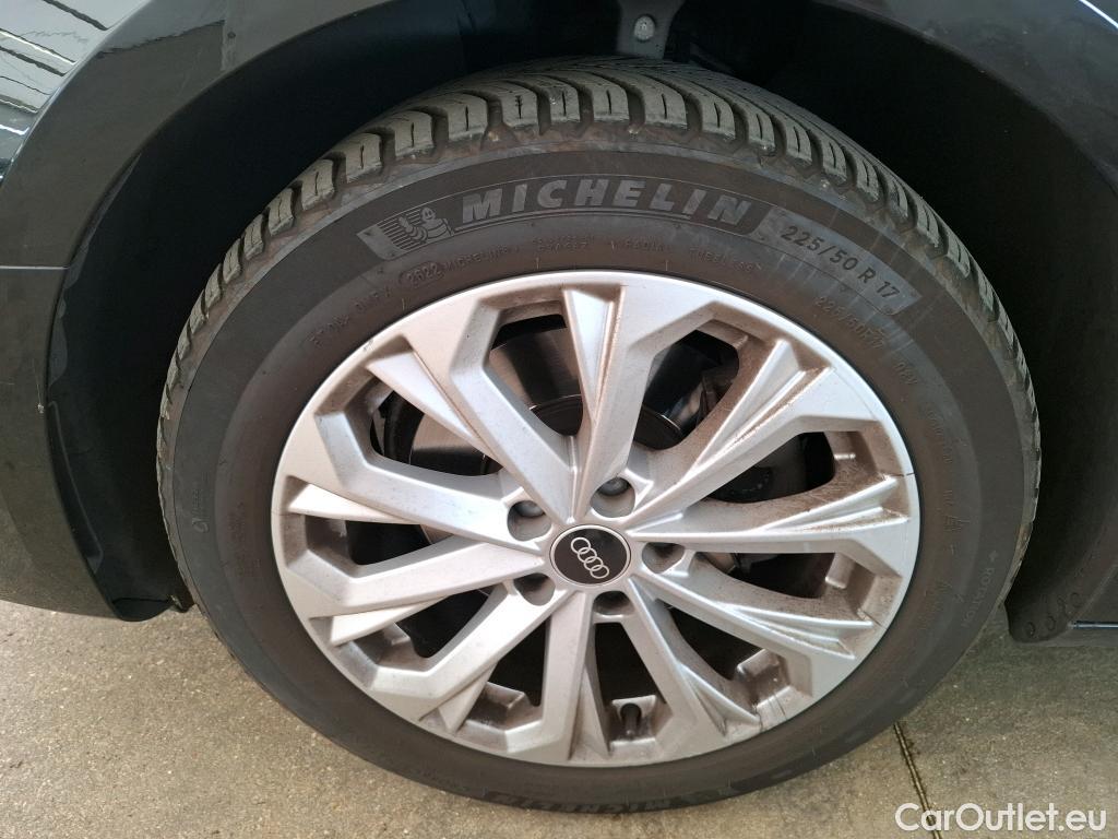  Audi  A4 AUDI  / 2019 / 4P / Berline 35 TFSI 150 S tronic Business Line #24
