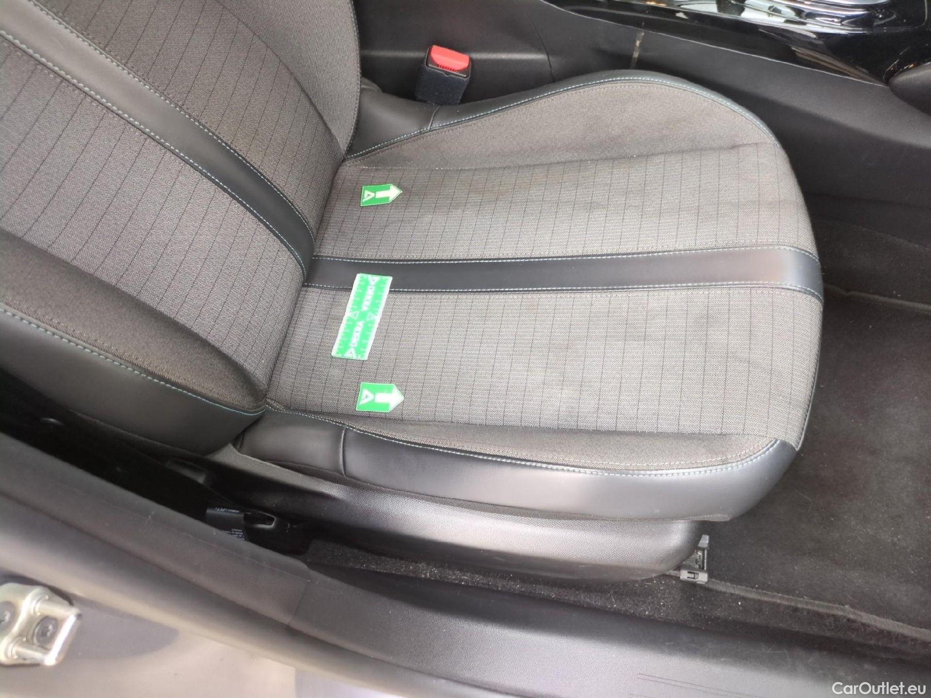  Peugeot  208  Allure Pack 1.2 PureTech 100CV BVA8 E6d #15