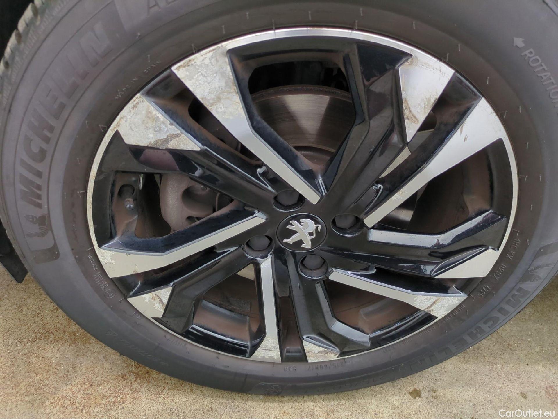  Peugeot  2008  Allure Business 1.5 HDi 130CV BVA8 E6d #24