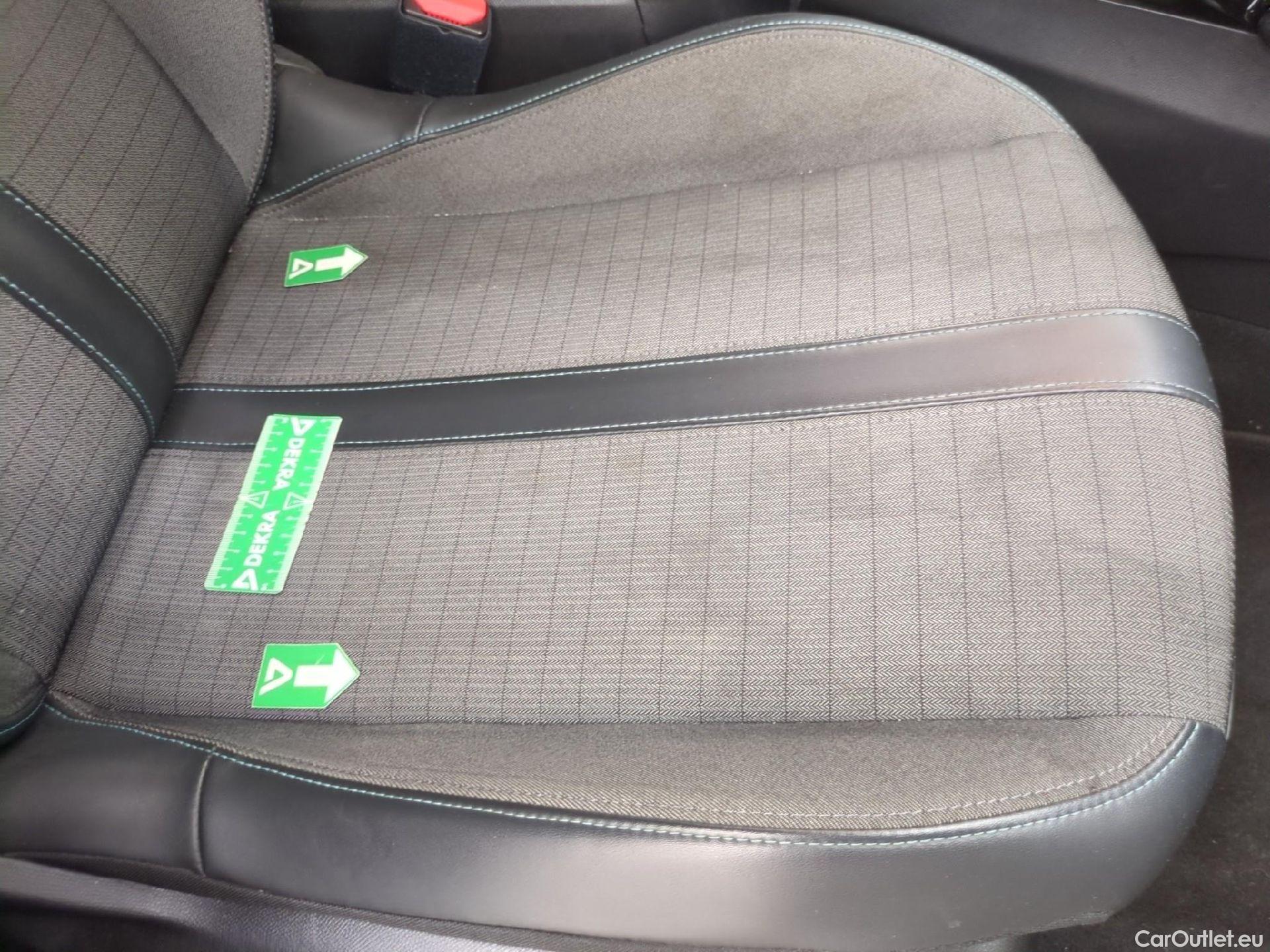  Peugeot  208  Allure Pack 1.2 PureTech 100CV BVA8 E6d #16