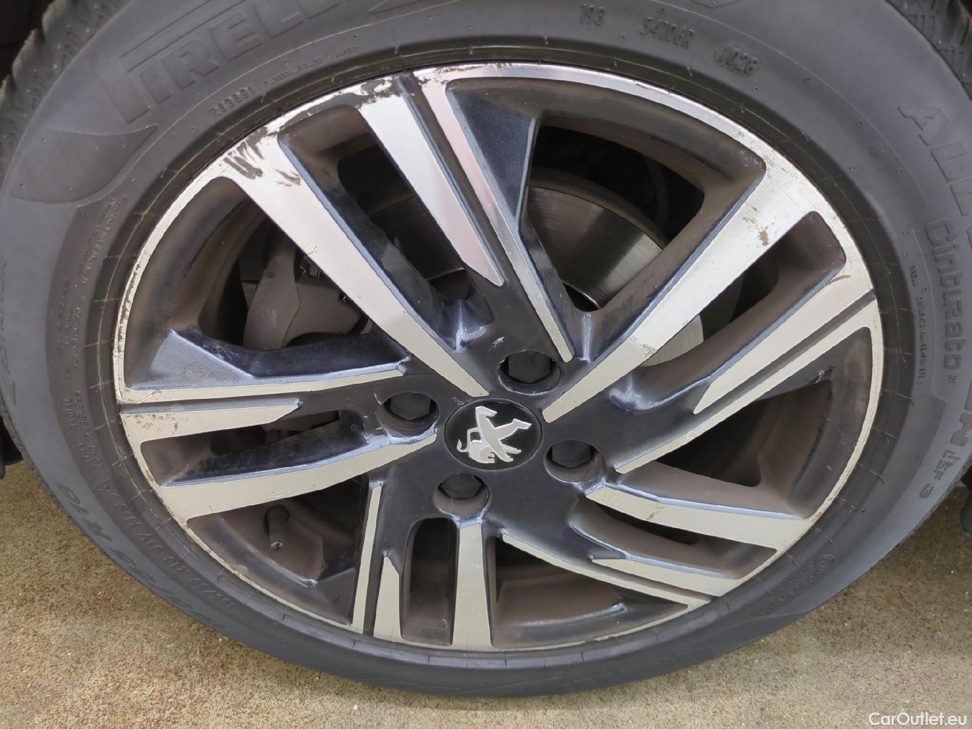  Peugeot  208  Allure Pack 1.2 PureTech 100CV BVA8 E6d #25