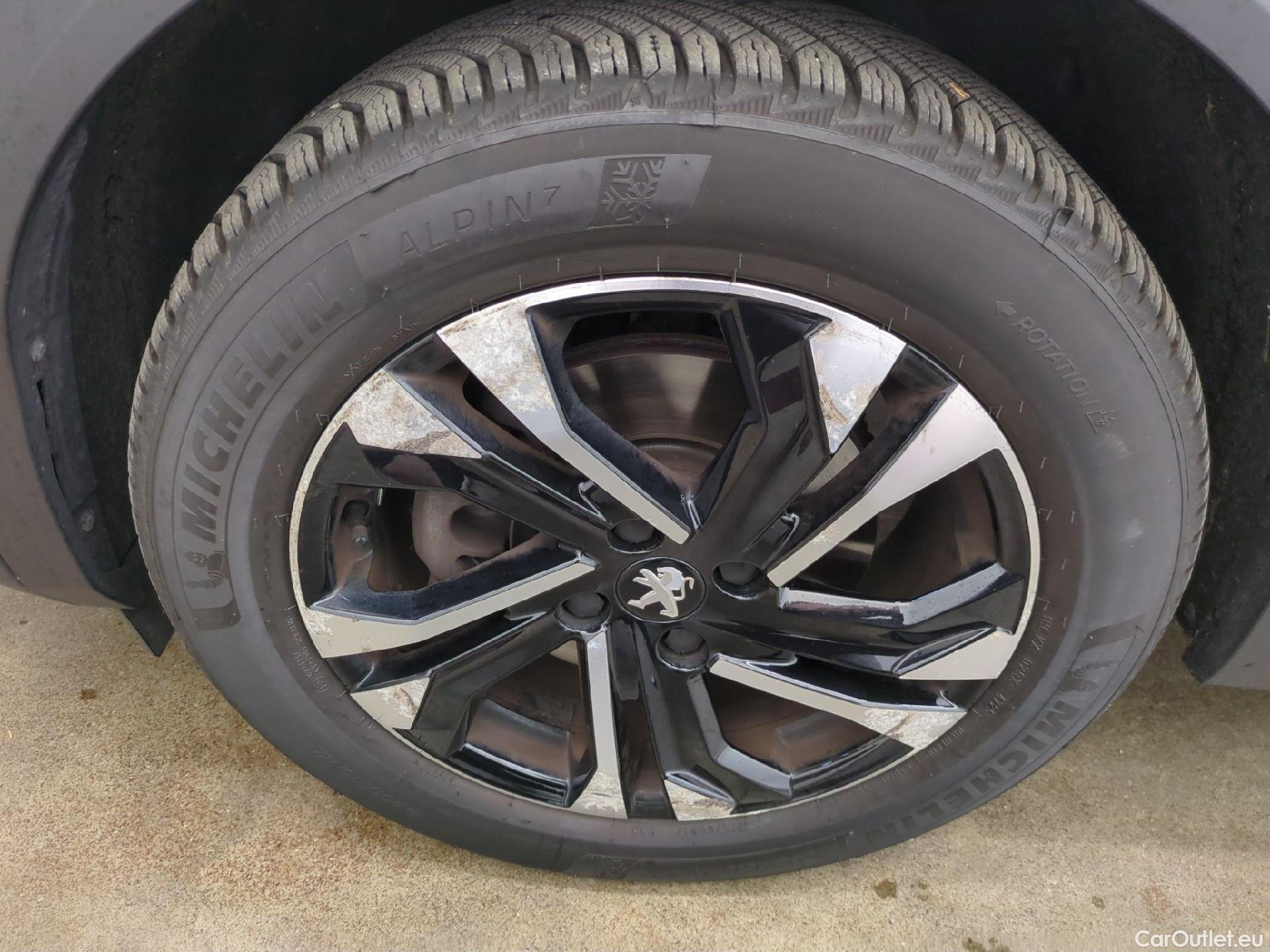  Peugeot  2008  Allure Business 1.5 HDi 130CV BVA8 E6d #35