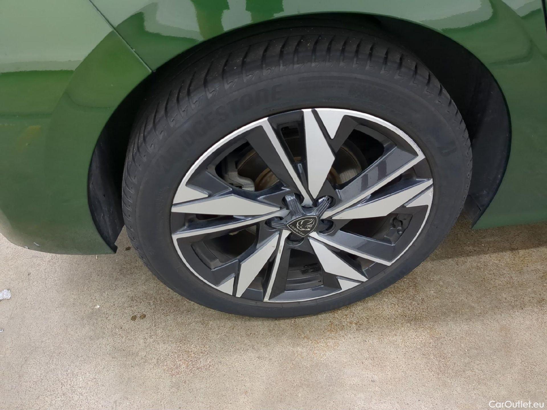  Peugeot  308  Allure 1.2 PureTech 130CV BVA8 E6d #10